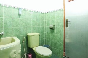 Habitación Deluxe doble | Baño | Ducha y toallas