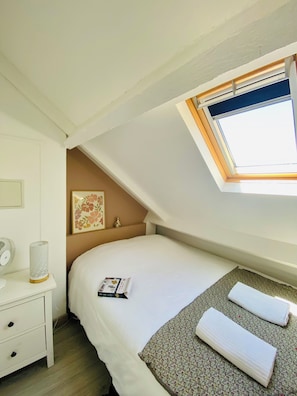 1 bedroom, iron/ironing board, Internet, bed sheets