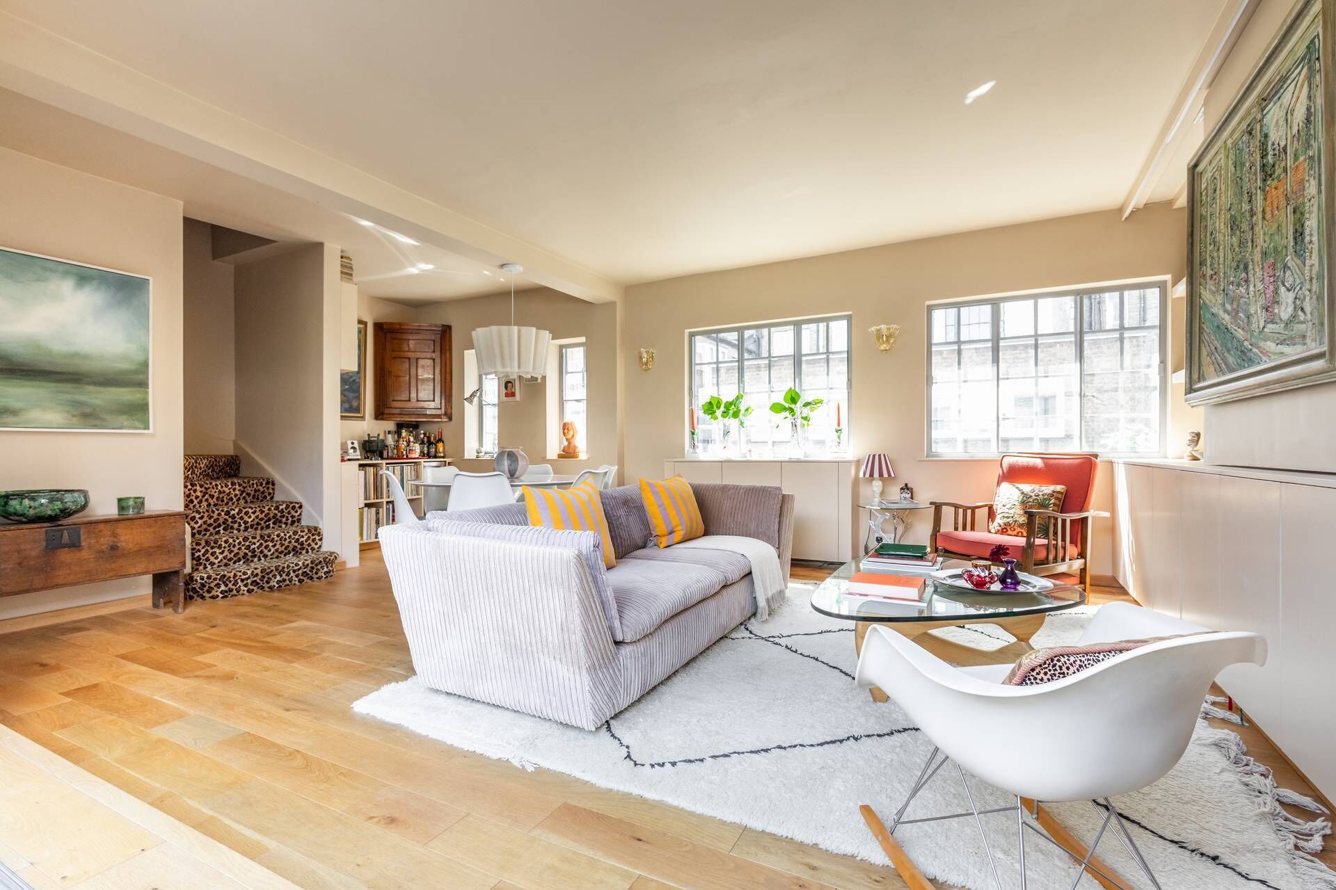 Apartment (3 Bedrooms) | Living area | TV