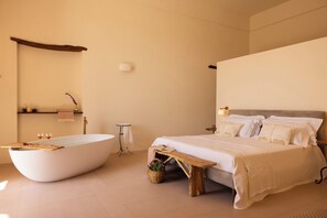 Comfort Suite, Pool View
