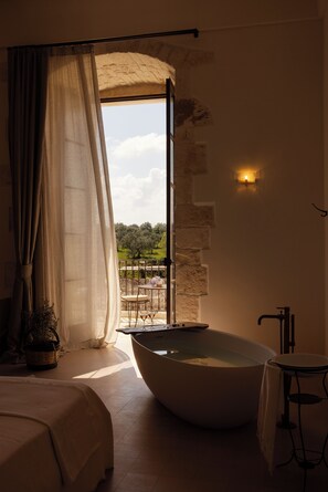 Caja de seguridad en la habitación, cortinas blackout y wifi gratis 