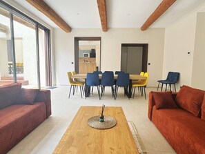 Living area - Luxe & Chill, Chant des Oiseaux, 15 mn from the beaches (Narbonne)