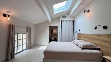 5 chambres, fer et planche Ă  repasser, accĂšs Internet, draps fournis