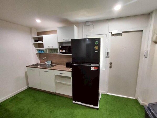 Shared fridge, microwave