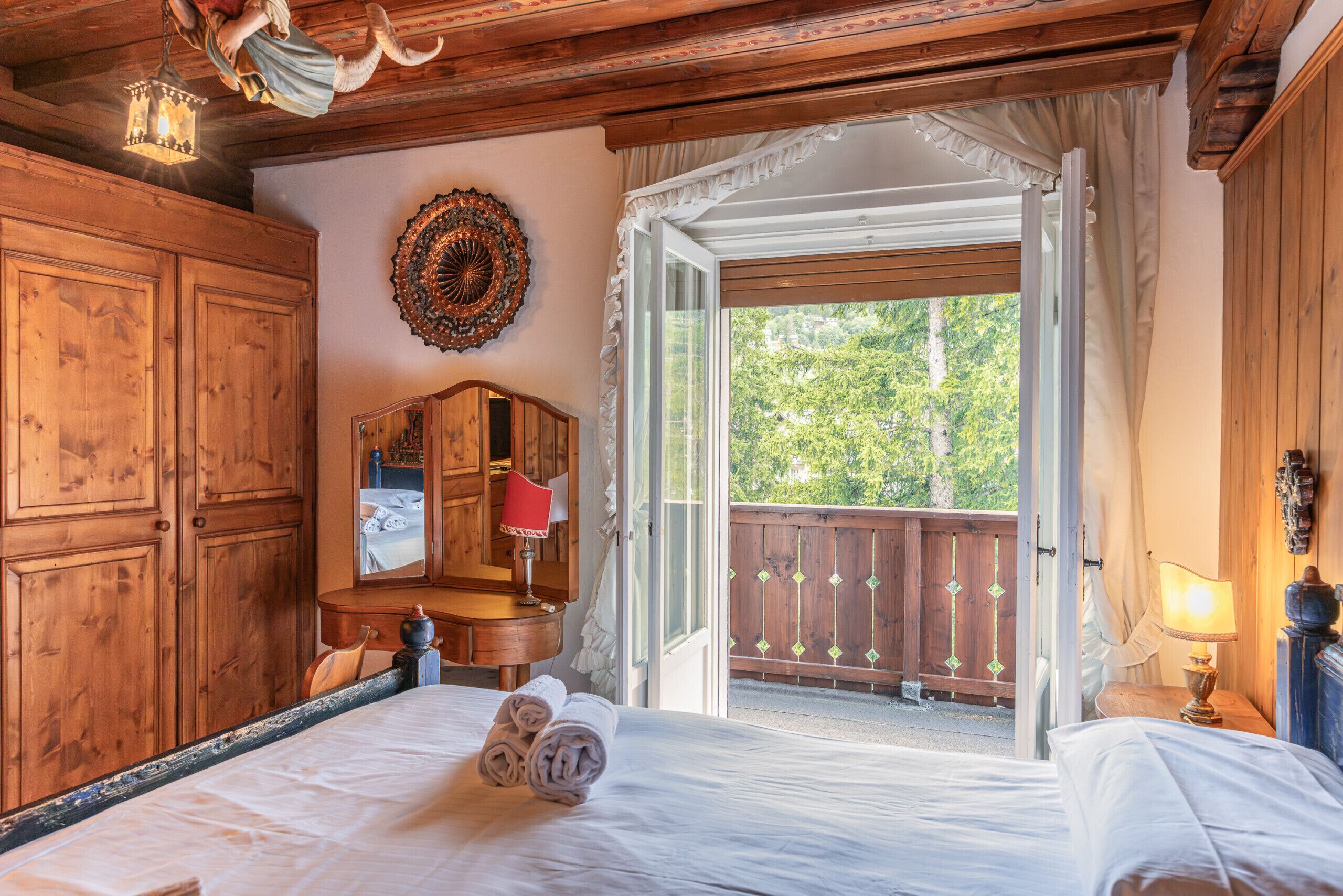 3 bedrooms, free WiFi, bed sheets, wheelchair access