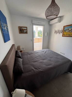 1 bedroom, soundproofing, bed sheets - Zen escape (Bormes-les-Mimosas)