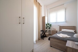 2 bedrooms, iron/ironing board, WiFi, bed sheets - 
Beba's House by ΜΡS (Athina)