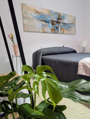 3 chambres, fer et planche à repasser, draps fournis