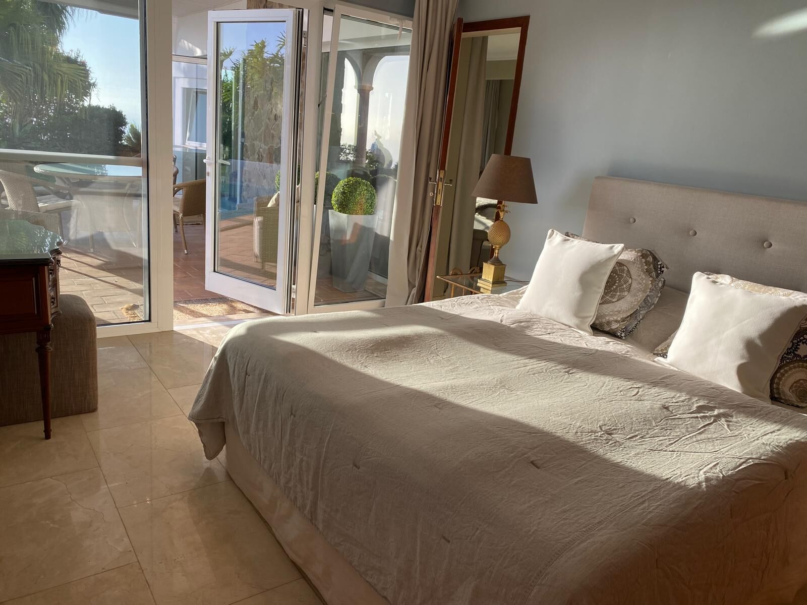 3 chambres, fer et planche à repasser, Wi-Fi, draps fournis