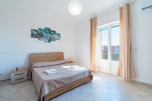 3 bedrooms, WiFi, bed sheets - Apartment 'Trinacria Home 88' with Sea View, Wi-Fi and Air Conditioning (Siracusa)