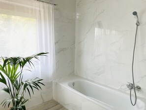 Shower, towels