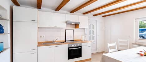 Oven, stovetop, electric kettle, toaster