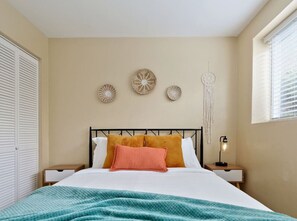 1 soverom, skrivebord, wi-fi og sengetøy