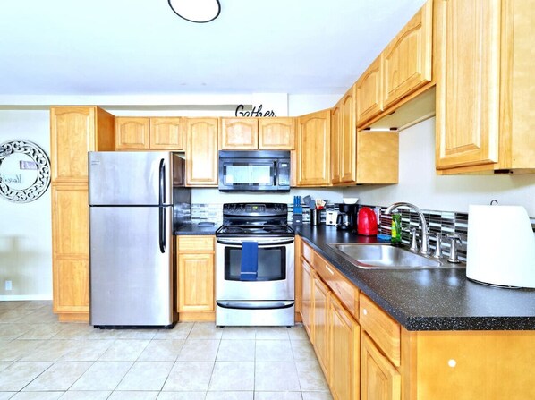 Fridge, microwave, oven, stovetop