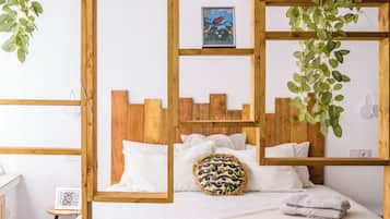 1 dormitorio, tabla de planchar con plancha, Internet y ropa de cama