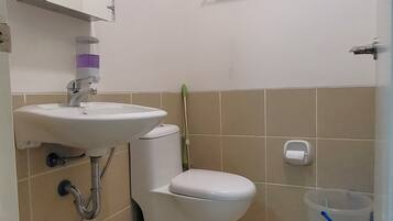 Apartment, 1 Bedroom, Accessible, Balcony | Bathroom | Toilet paper