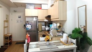 Apartment, 1 Bedroom, Accessible, Balcony | Living room - Sami's Cradle at The Celandine (Quezon City)