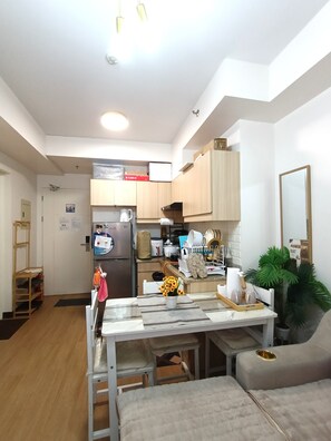 Apartment, 1 Bedroom, Accessible, Balcony | Living room - Sami's Cradle at The Celandine (Quezon City)