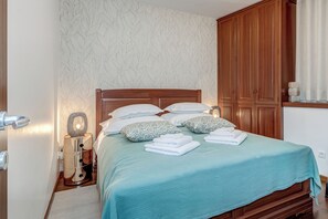 Deluxe Apartment, City View | In-room safe, soundproofing, free WiFi - MAJESTIC 3-Bedroom Luxury Apartment (Split)