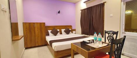 Allergitestade sängkläder, skrivbord, gratis wi-fi och sängkläder