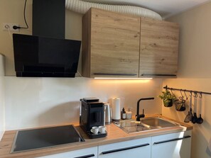 Kühlschrank, Ofen, Herdplatte, Geschirrspüler