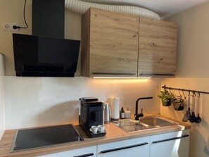 Kühlschrank, Ofen, Herdplatte, Geschirrspüler