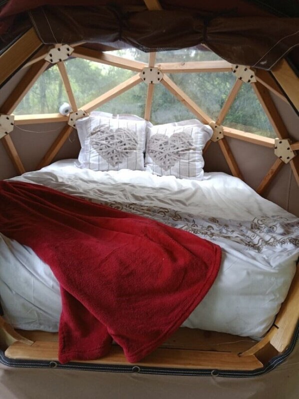 1 bedroom, bed sheets - Dodôme étoilé-Love Room (Saint-Germain-d'Esteuil)