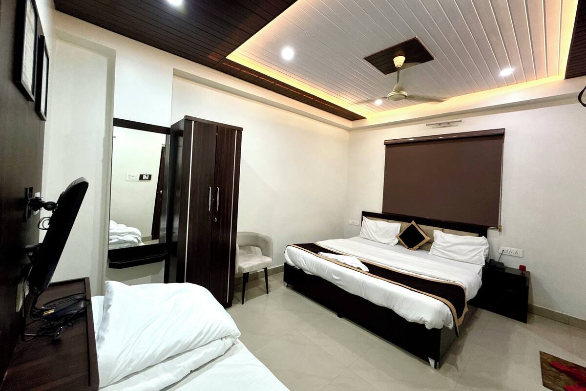 Basic Triple Room | WiFi (free), bed sheets