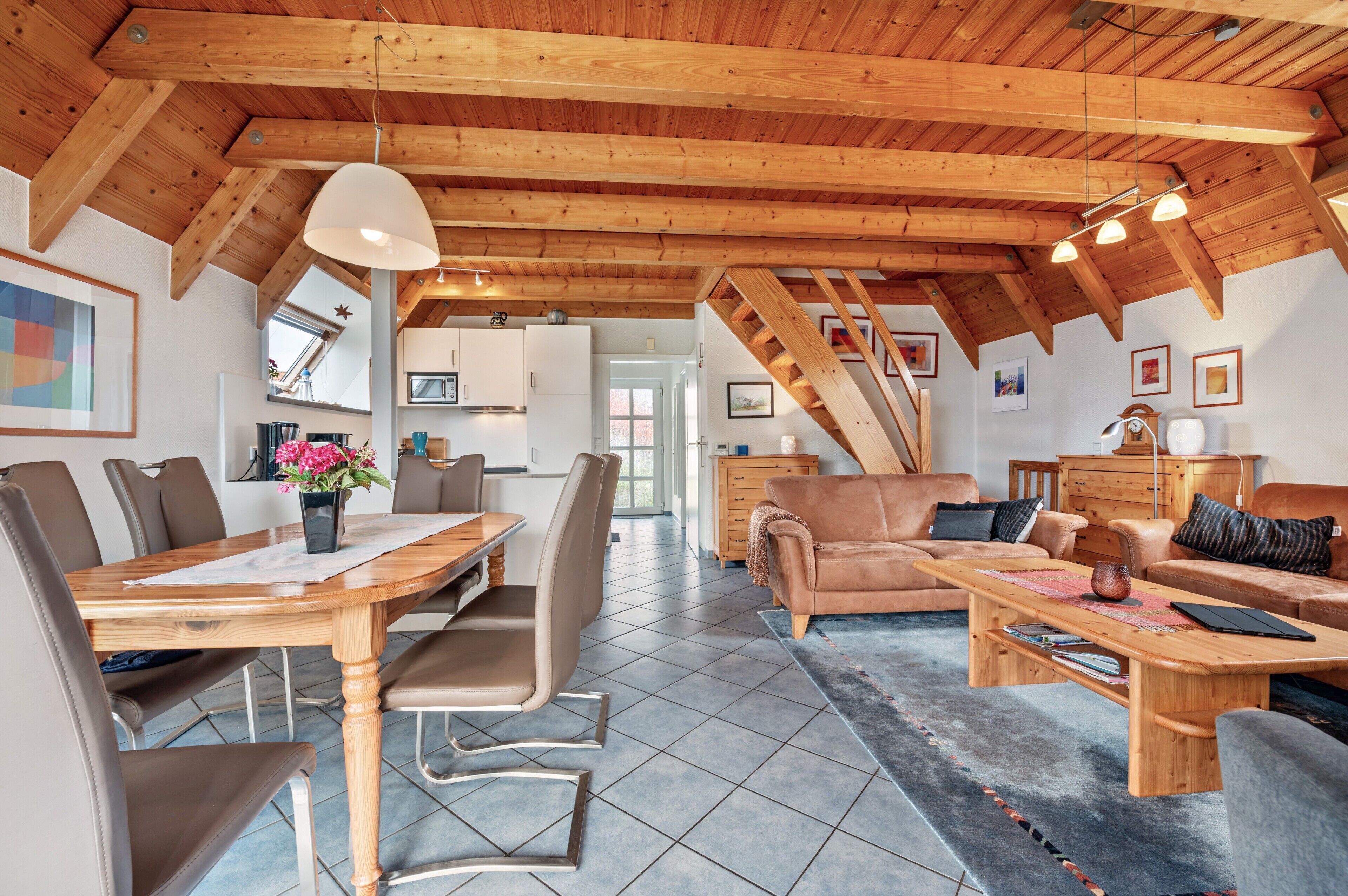 Fernseher, Kamin, DVD-Player, Stereoanlage