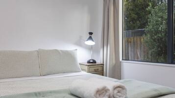 3 bedrooms, desk, iron/ironing board, travel crib