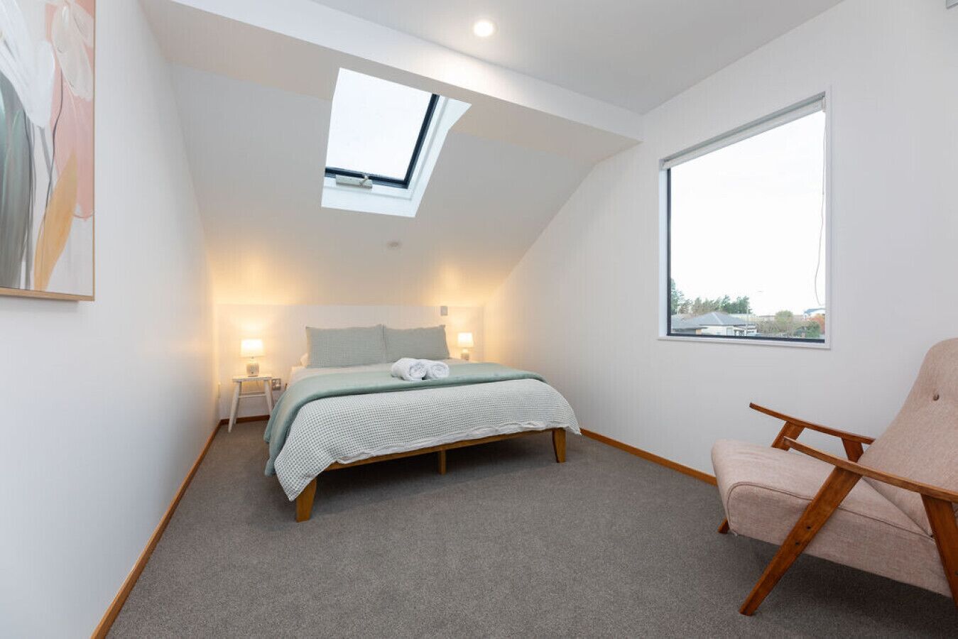 3 bedrooms, desk, iron/ironing board, travel crib