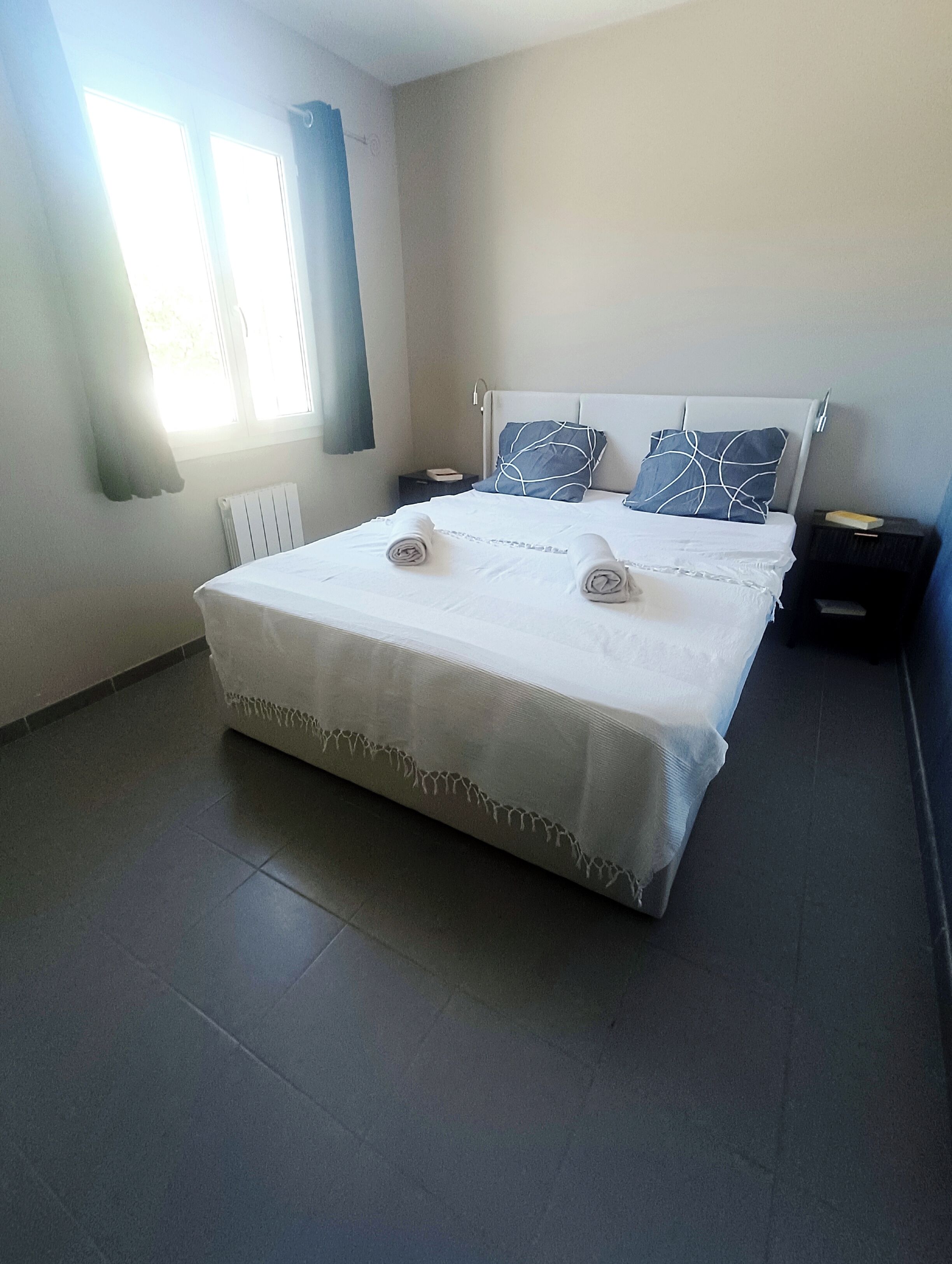 2 chambres, fer et planche à repasser, Wi-Fi gratuit, draps fournis