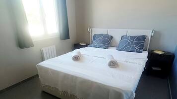 2 chambres, fer et planche Ă repasser, Wi-Fi gratuit, draps fournis
