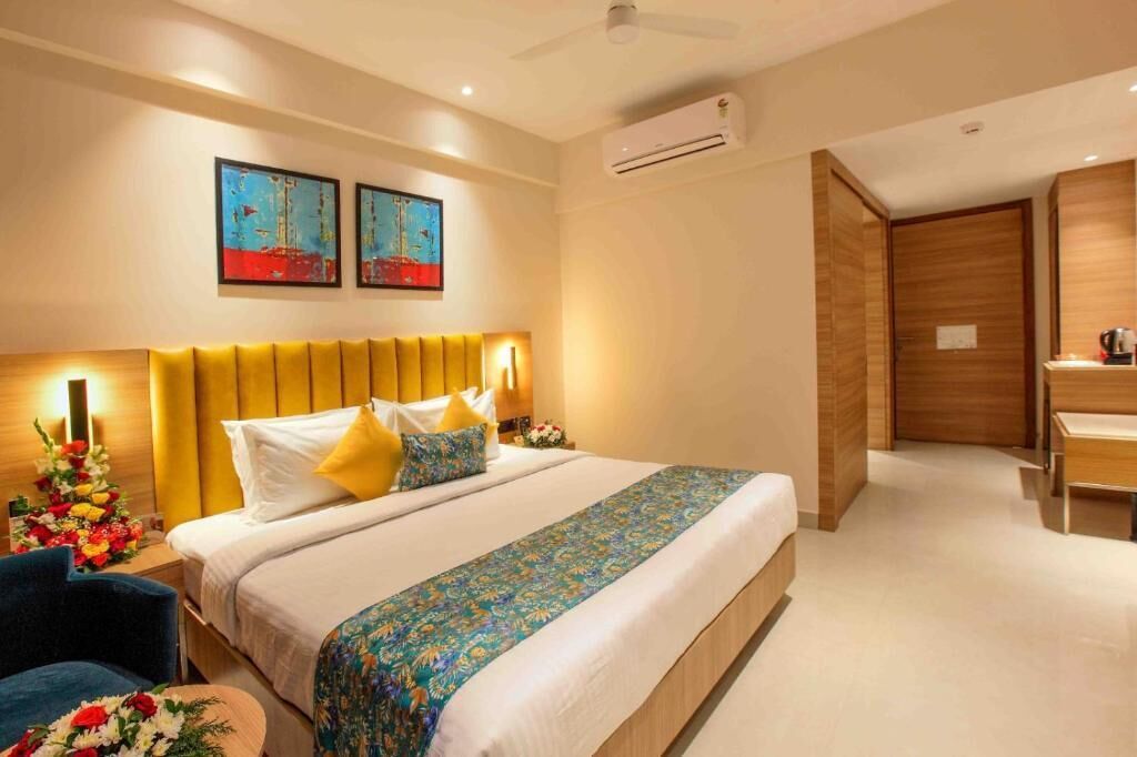 In-room safe, soundproofing, iron/ironing board, free WiFi