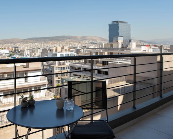 Deluxe Double Room, Balcony, City View | Teres/patio
