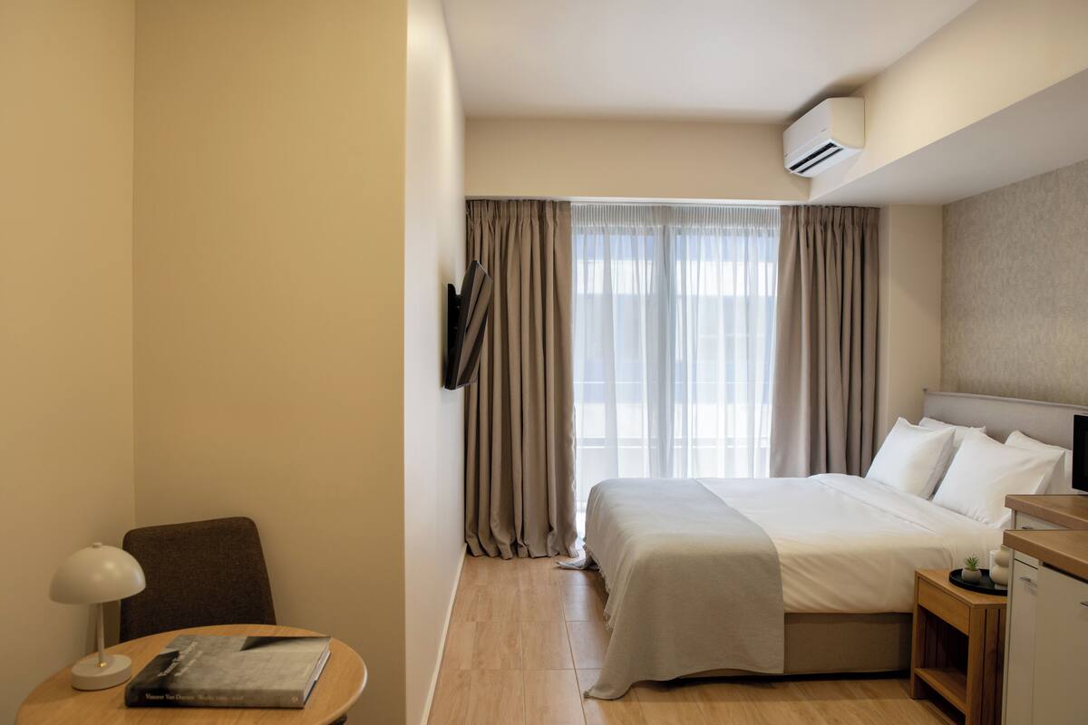 In-room safe, blackout curtains, soundproofing, iron/ironing board