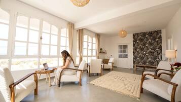 6 bedrooms, Internet