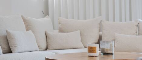 Deluxe Apartment | Living room