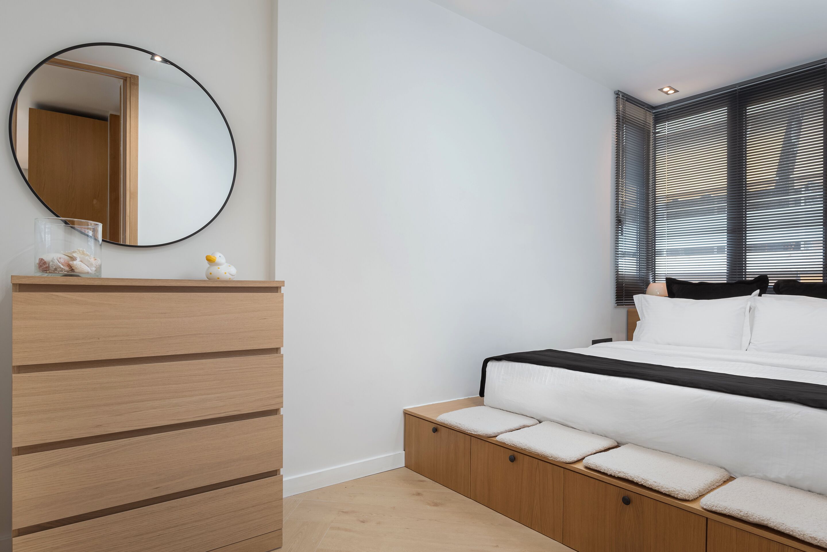 Deluxe Apartment | Egyptian cotton sheets, premium bedding, down duvets, memory-foam beds