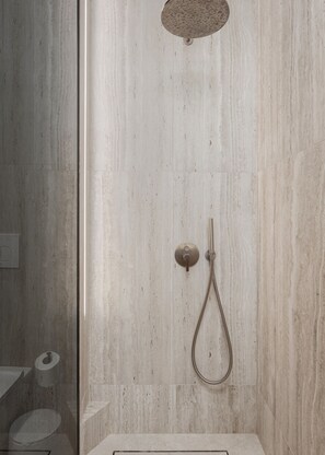 Căn hộ Deluxe | Phòng tắm | Buồng tắm vòi sen, vòi sen phun mưa