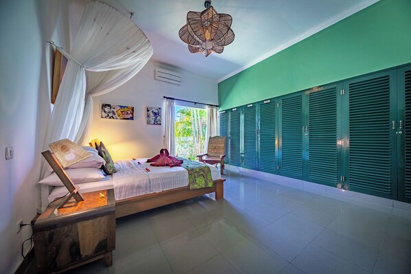 3 chambres, fer et planche à repasser, Wi-Fi gratuit, draps fournis