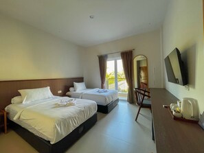 Chambre Supérieure Double ou avec lits jumeaux, balcon, vue piscine