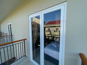 Chambre Supérieure Double ou avec lits jumeaux, balcon, vue piscine | Terrasse/Patio