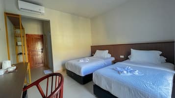 In-room safe, desk, laptop workspace, free WiFi