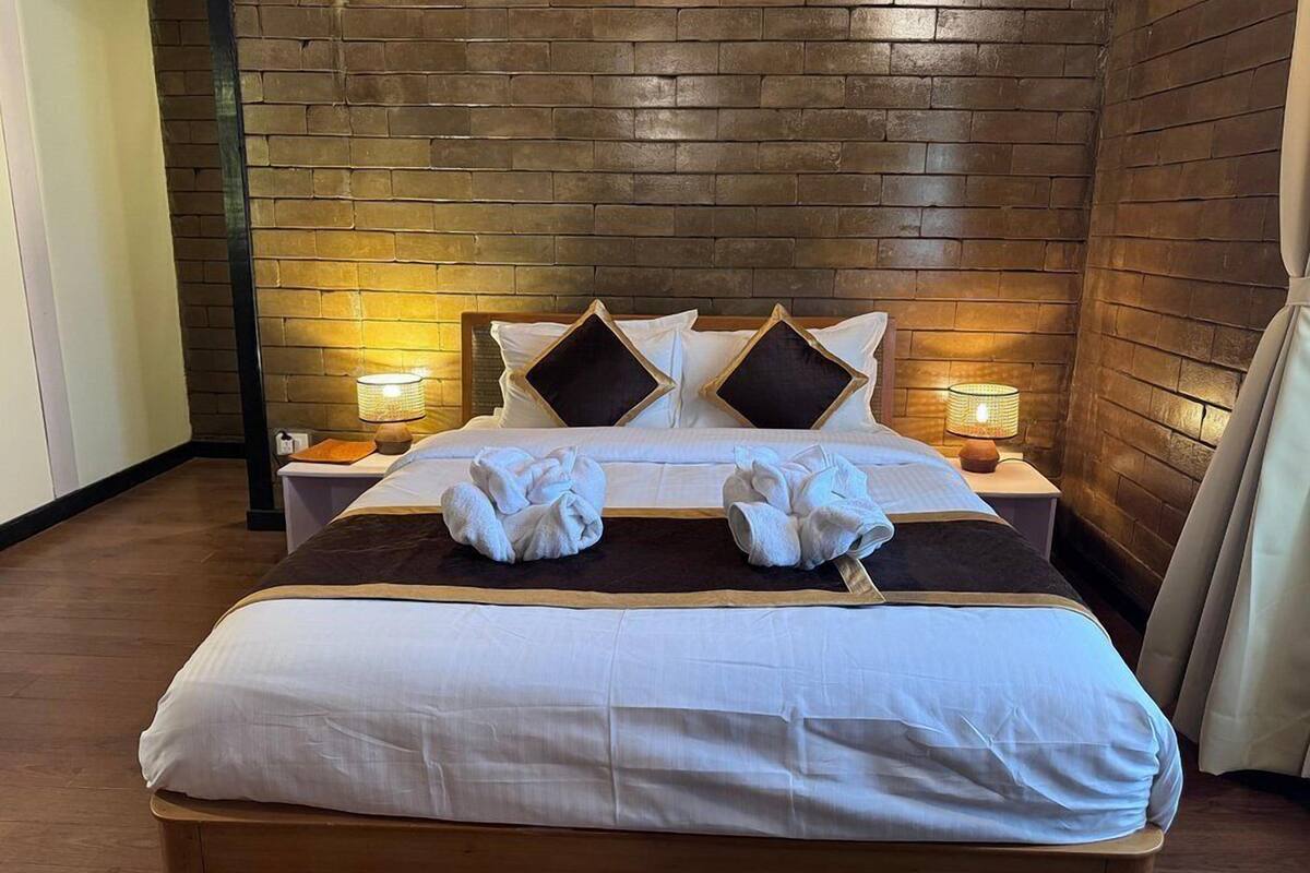Deluxe Double or Twin Room, Balcony, Valley View | In-room safe, desk, laptop workspace, iron/ironing board