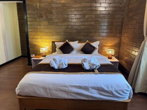 Deluxe Double or Twin Room, Balcony, Valley View | In-room safe, desk, laptop workspace, iron/ironing board