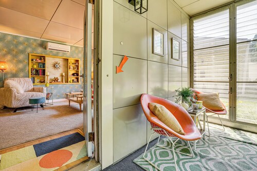 Lustron of the Lakes: Retro MCM Gem in Tangletown