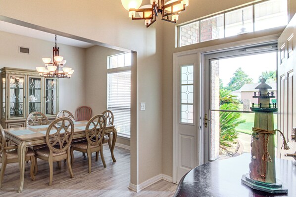 House (4 Bedrooms) | Interior