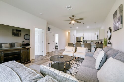 Lehigh Acres Family Getaway w/ Lanai + Golf Nearby