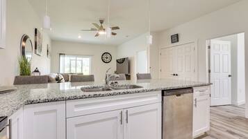 House (3 Bedrooms) | Interior